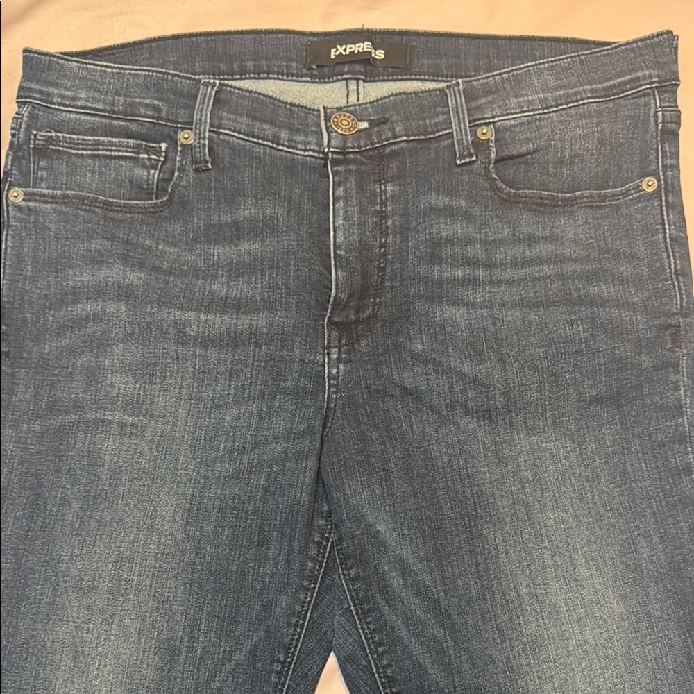 Express Jeans - Picture 2 of 3